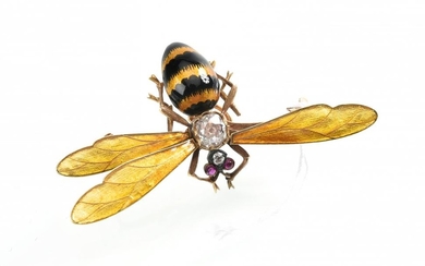 A DIAMOND AND ENAMEL BEE BROOCH IN 18CT GOLD, RETAILED BY ASPREY LONDON, AF - ONE WING DEFICIENT
