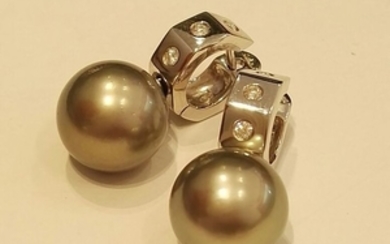 Earrings - White Gold-12 mm Tahiti Pearls - 0.12 ct - Diamond