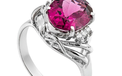 3.12 tcw Garnet Ring Platinum - Ring - 3.06 ct Garnet - 0.06 ct Diamonds - No Reserve Price