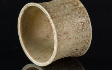 Arte Cinese A jade small bangle decorated with millet