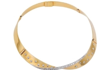 A diamond collar necklace