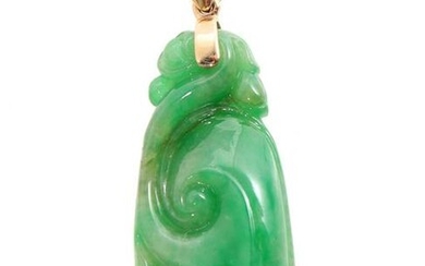 A CARVEDE CHINESE JADE PENDANT W/ GIA PAPERS