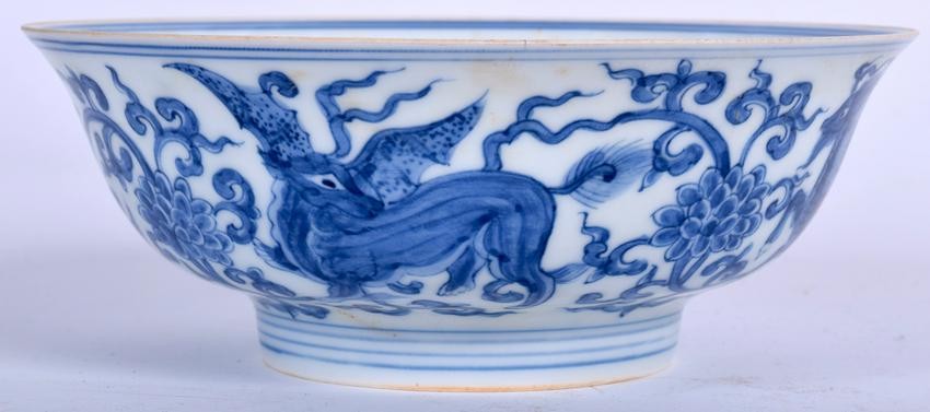 A CHINESE BLUE AND WHITE PORCELAIN BOWL BEARING