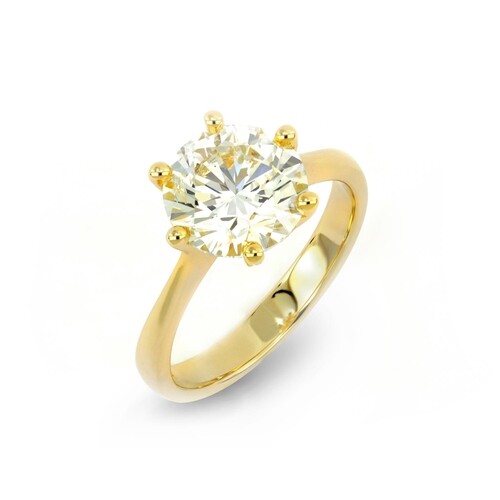 A CLASSIC 6 CLAW SOLITAIRE DIAMOND ENGAGEMENT RING A Classic...