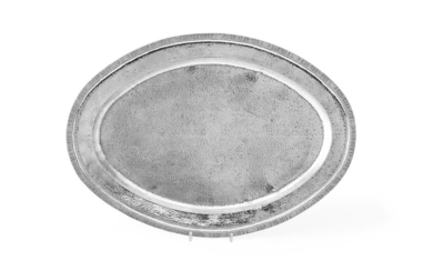 A COLOMBIAN SILVER COLOURED OVAL SERVING PLATE, STAMPED T.R.P 0900