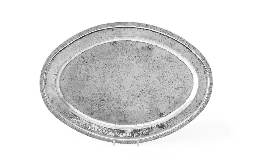 A COLOMBIAN SILVER COLOURED OVAL SERVING PLATE, STAMPED T.R.P 0900