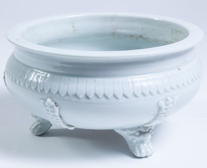 A Chinese glazed porcelain vessel, 19th Century