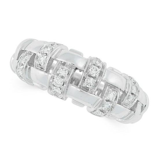 A DIAMOND DRESS RING, TIFFANY & CO 2002 in 18ct white