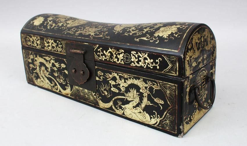 A GOOD 19TH CENTURY CHINESE LACQUER CHEST / BOX, the