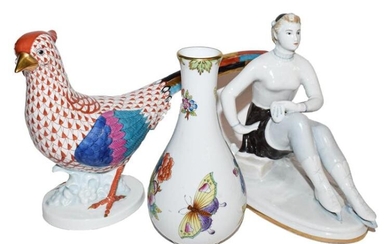 A Herend porcelain bird, a Herand porcelain vase and a...