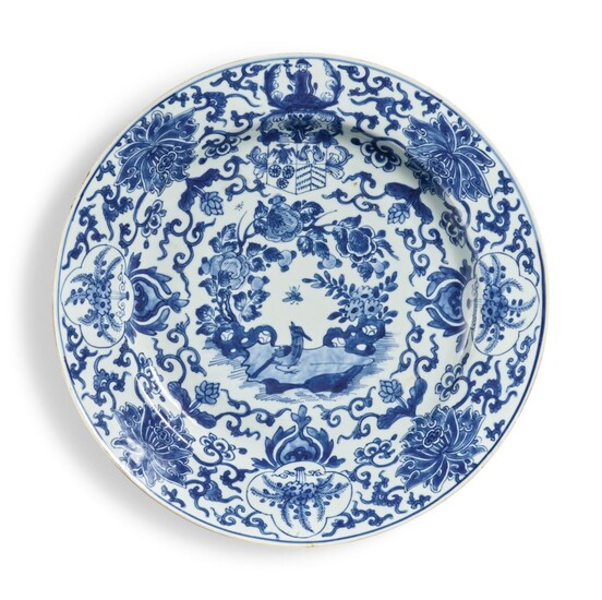 A Large Chinese Export Blue and White Plate for the Dutch Market, Qing Dynasty, Kangxi Period, 1700-10 | 清康熙 1700至1710年 青花花卉紋章圖大盤