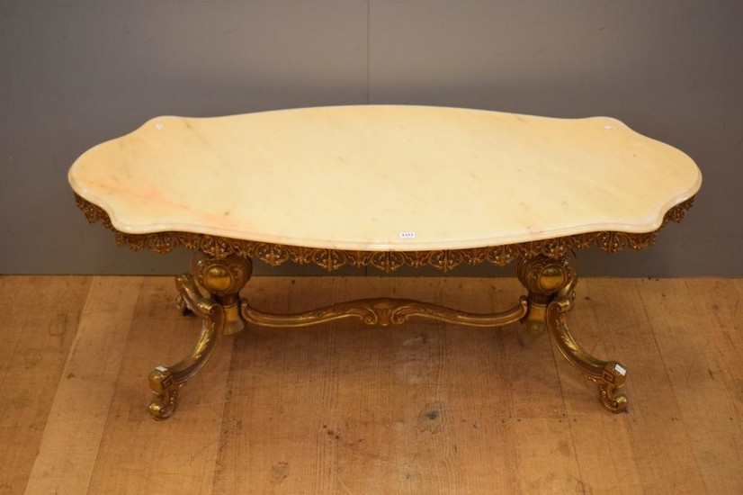 A MARBLE TOPPED CLASSICAL STYLE COFFEE TABLE WITH GILT METAL BASE (45H X 113W X 50D)