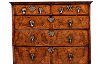 A WILLIAM III WALNUT AND FEATHERBANDED CHEST OF DRAWERS, CIRCA 1700
