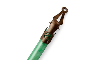 A green jadeite feather holder