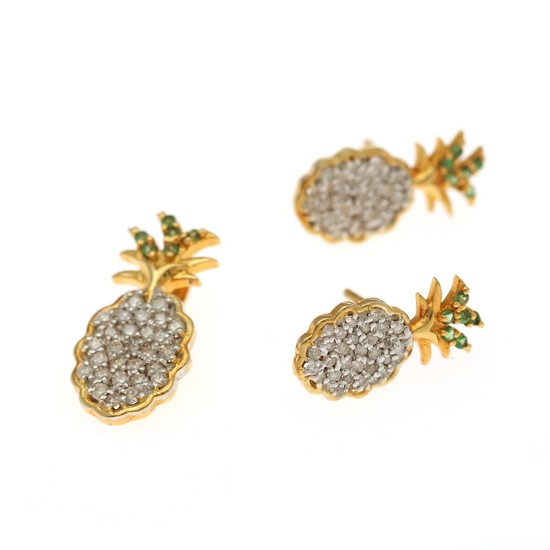 A jewellery set in the shape of pineapples comprising a pendant and a pair of ear studs set with numerous diamonds and tsavorites, mounted in 14k gold. (3)
