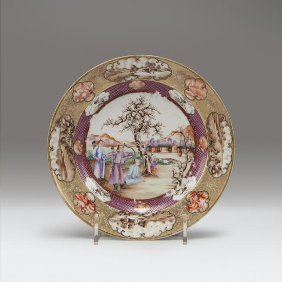 A pair of Chinese export porcelain famille