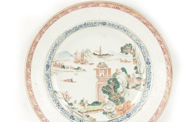 AN 18TH CENTURY CHINESE FAMILLE ROSE PORCELAIN CABINET PLATE...