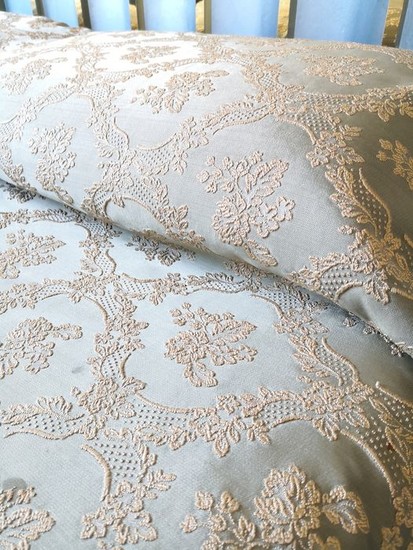 Bedspread in brocade fabric with silver-colored embroidery - Cotton, Silk - Late 19th century