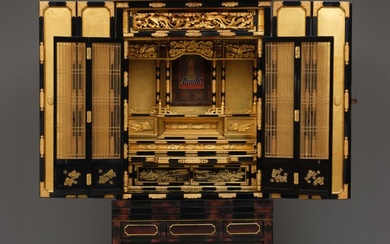 Butsudan - Lacquer, Wood, Gold-coloured metal - Mid-Shôwa period (Mid-20th century)