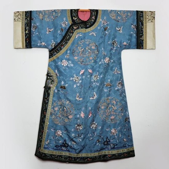 Blue-Ground Embroidered Figural Medallion Silk Robe