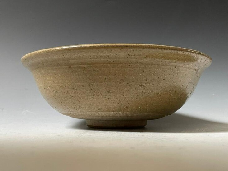 Chinese antique celadon glazed bowl