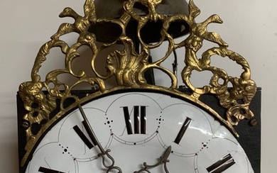 Comtoise clock - onbekend - Louis XV - Brass, Enamel, Iron (cast/wrought) - 1750-1800