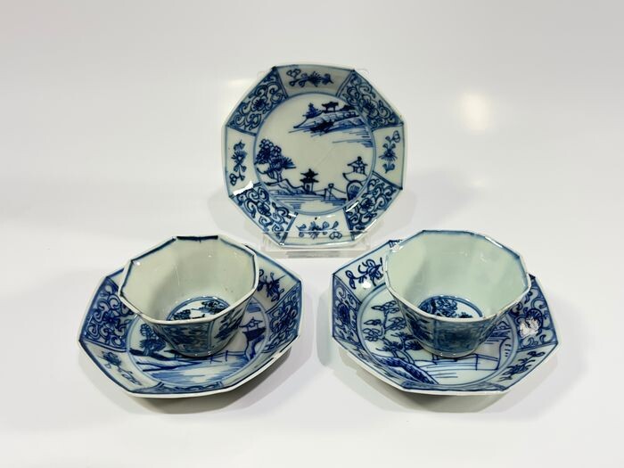 Cups, Saucers (5) - Blue and white - Porcelain - China - Kangxi (1662-1722)