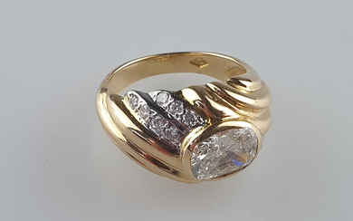 DIAMOND RING - yellow/white gold 750/000, diamonds 1.3 ct.