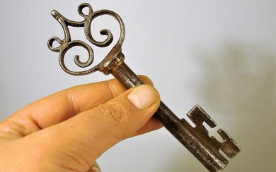 Door key, Trentino Alto Adige - Forged iron - XVIIth Century