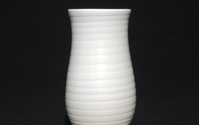 EWALD DAHLSKOG. A ceramic vase, Bo Fajans, second quarter of the 20th century.