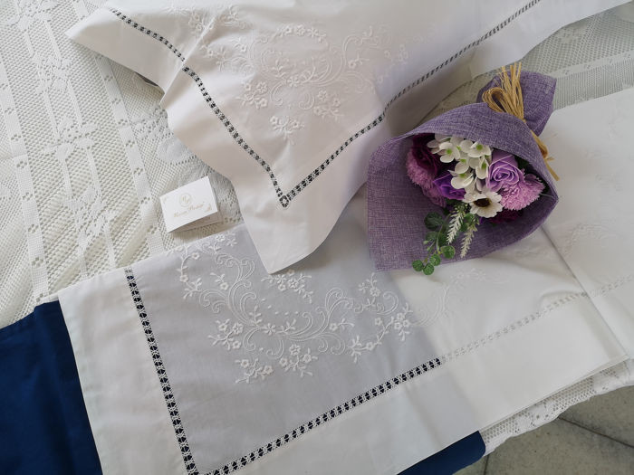 Elegant percale cotton sheet embroidery machine stitch and gigliuccio by hand - Cotton - After 2000