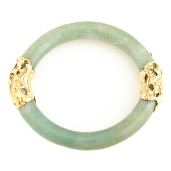 French StÃˆ Castor Jade, 18k Yellow Gold Bracelet.