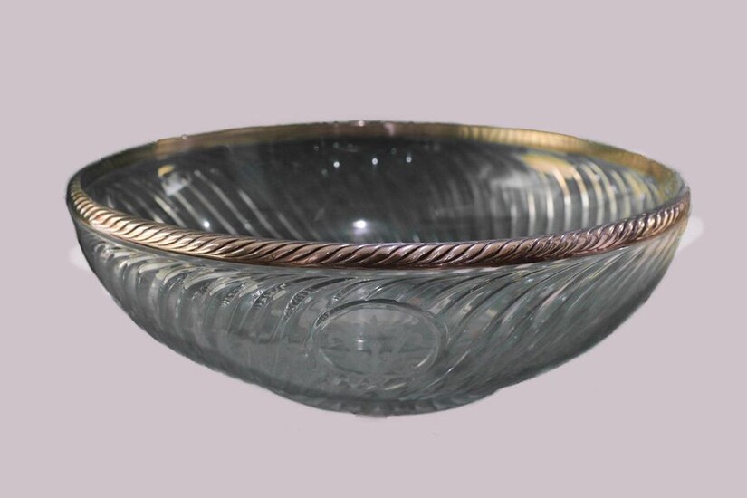Fruit bowl in baccarat glass with silver rim