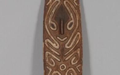 GOLFE DE PAPOUASIE, Papouasie Nouvelle-Guinée. Bois, pigments polychromes. Planche votive « Gope » conservée dans...