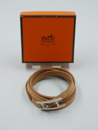 HERMES Paris. Bracelet "Hapi 3" en cuir marron... - Lot 63 - Copages Auction Paris