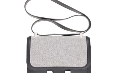 Hermès - New Limited Edition Constance série limitée bi-matière en toile beige et en cuir swift noir, - Shoulder bag