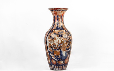 JAPON Vase balustre en porcelaine Imari à... - Lot 163 - Alexandre Landre Paris