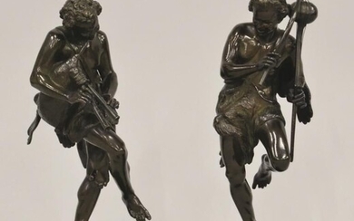 Jean Louis GREGOIRE (1840-1890) "Faunes musiciens" Paire de sculptures en bronze patiné. Signées. Reposent sur...