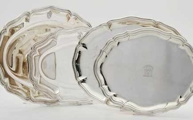 LOT COMPRISING TWO OVAL PLATTERS AND TWO OVAL TRAYS