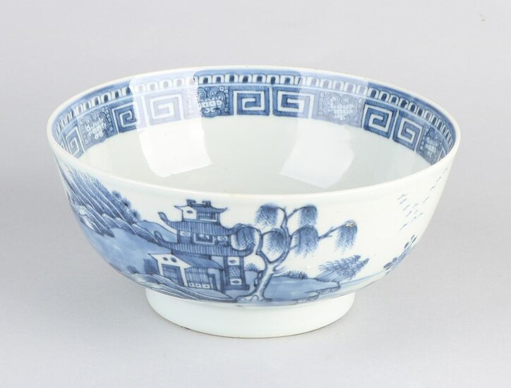 Large 18th century Chinese porcelain bowl with