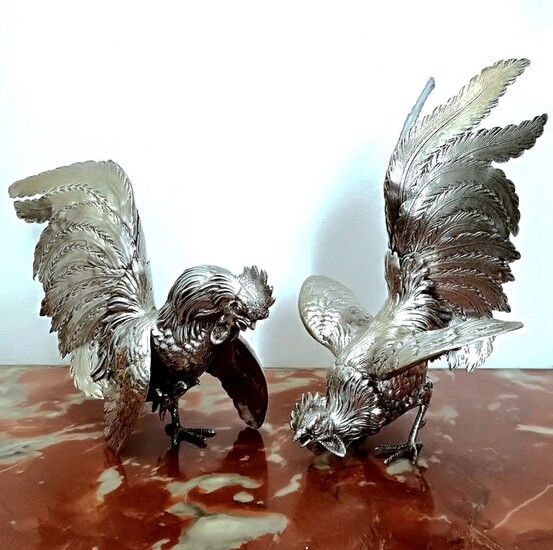 Large Pair of Fighting Roosters (2) - .800 silver - Italy - First half 20th century