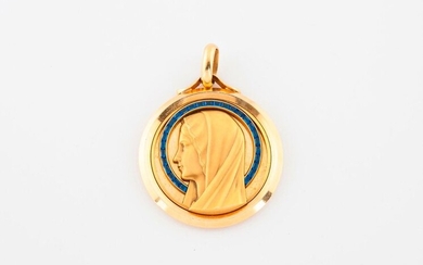Large circular medal in yellow gold (750) with the profile of the Virgin highlighted with calibrated blue stones in rail-set.