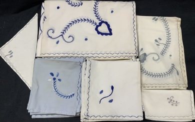 Lot 20 Blue Embroidered Kitchen Linens