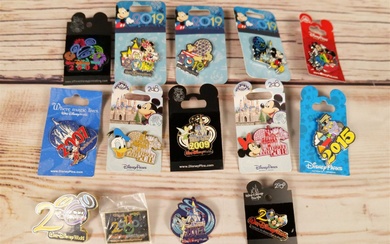 Lot of 14 Walt Disney World Pins
