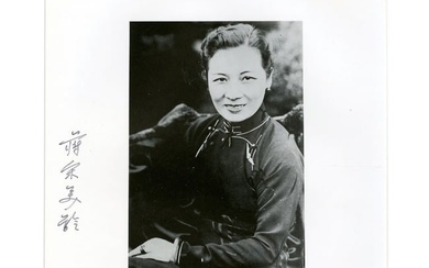 Madame Chiang Kai-shek Photo Signed in Chinese & English
