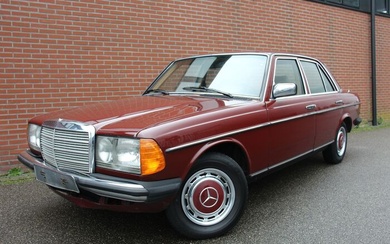 Mercedes-Benz - 300 D - 1983