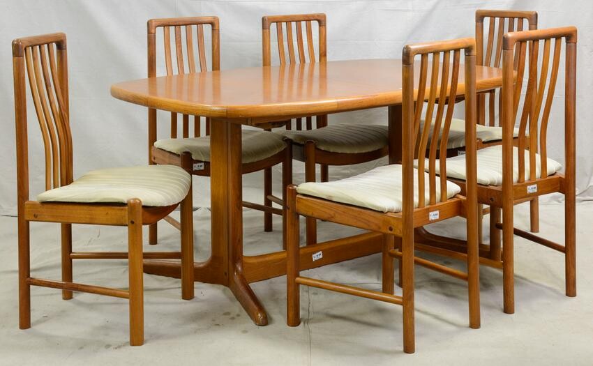 Mid Century Modern Oval Dining Table & 6 Chairs
