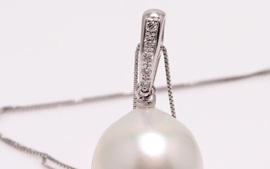 NO RESERVE PRICE - 14 kt. White Gold - 11x12mm South Sea Pearl - Necklace with pendant - 0.04 ct