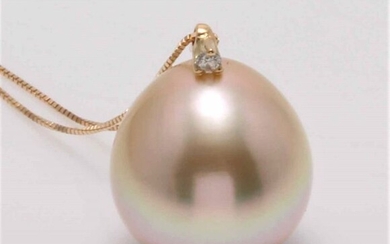 No reserve price - 18 kt. Yellow Gold - 12x13mm Golden South Sea Pearl Drop - Necklace with pendant - 0.02 ct