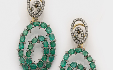 Paar extravagante Smaragd-Ohrringe